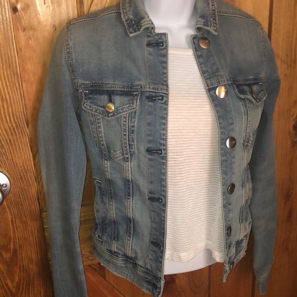 🚫SOLD🚫 AEO Denim Crop Jacket - Picture 8 of 15